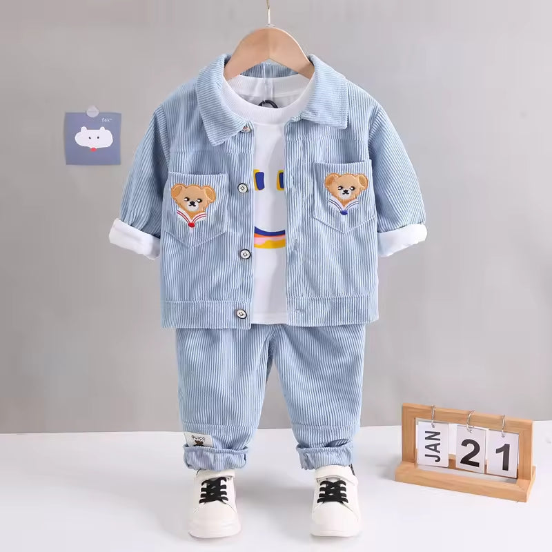 Traje de infantil 3 piezas pantalon camiseta y sueter.