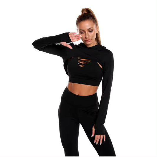 Leggins, top y sudadera con gorro; tres piezas para deporte y yoga.
