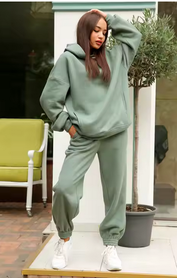 Conjunto buzo y suéter para mujer